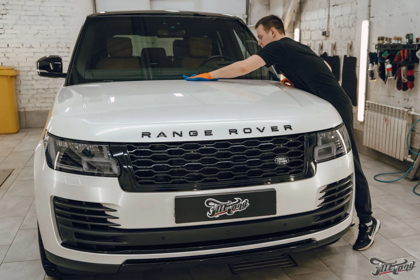 Range Rover Vogue SE в шикарном перламутровом виниле!